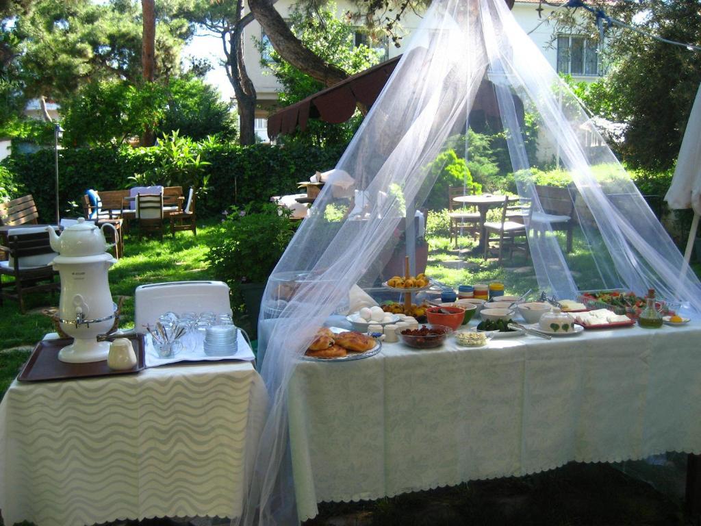 Mavi Pension Hotel Ayvalik Bagian luar foto
