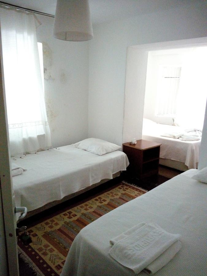Mavi Pension Hotel Ayvalik Bagian luar foto