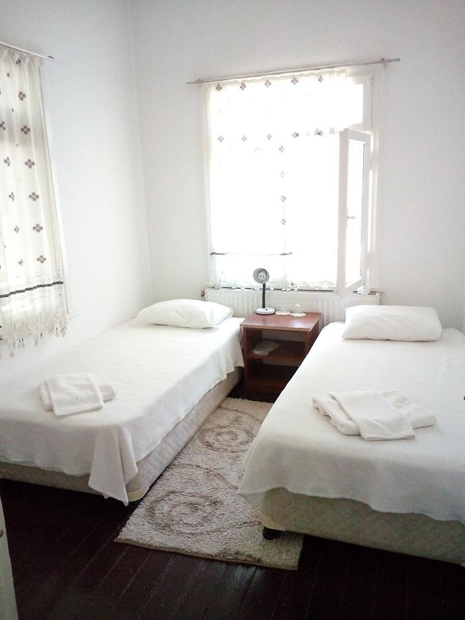 Mavi Pension Hotel Ayvalik Bagian luar foto